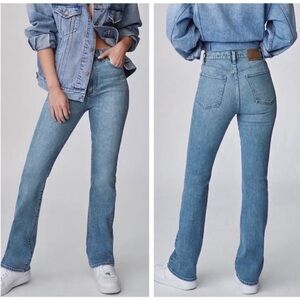 Denim Forum The Cowgirl High Rise Boot 30L
High-waisted bootcut jeans size 25